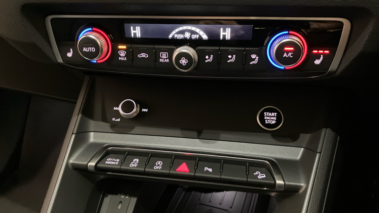 Audi Q3 40 TFSI Quattro Black Ed 5dr S Tronic [Tech Pack] Petrol Estate